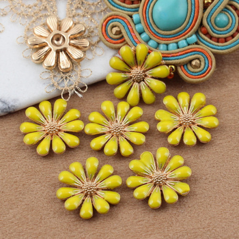 Element ozdobny kwiatek emaliowany żółty 18mm