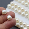 Perła słodkowodna biała do połowy wiercona 9-9,5mm [para]