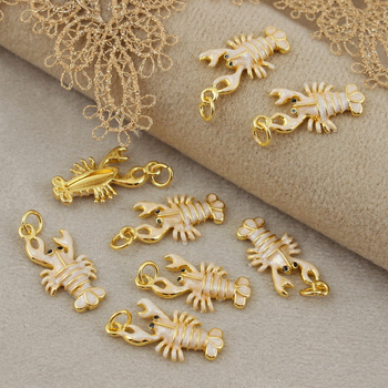 Zawieszka homar mosiądz złocony emaliowana 19x11mm