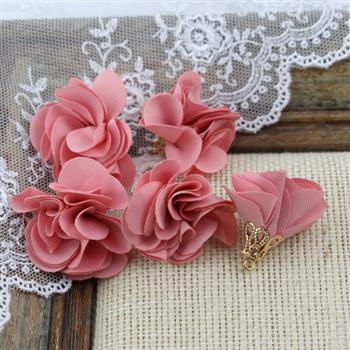 Ozdobny kwiatek w ażurowej tulejce pudrowy róż 25mm