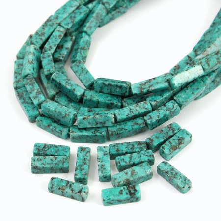 Howlit zielony prostopadłościan słupek 13x4mm