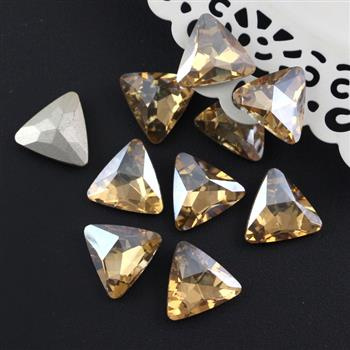 Kaboszon szklany trójkąt faset. golden shadow 19mm
