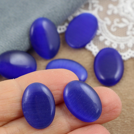 Kaboszon kocie oko owal kobaltowy 18x13mm