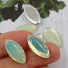 Kaboszon szklany Milky Jonquil - Silver Foiledd wrzeciono 20x10mm