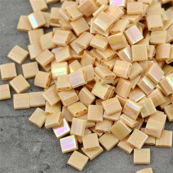 Miyuki Tila Beads 5x5x1,9mm Opaque Pear AB [30szt]