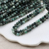 Szmaragd kula fasetowana 5,5mm [sznur 39cm]