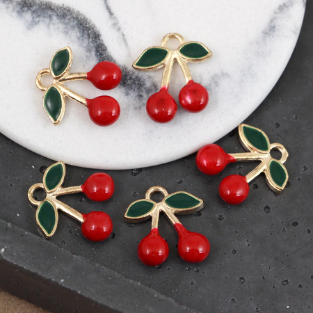 Zawieszka złota emaliowana wiśnia owoce 17x15mm