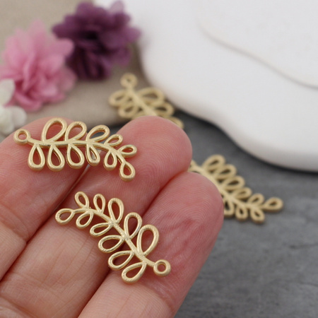 Zawieszka metalowa ażurowa gałązka złota HQ 23x11mm