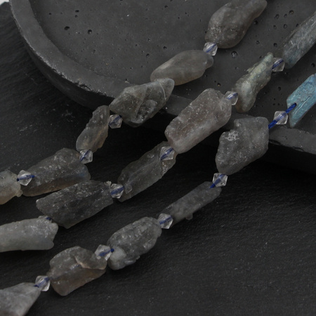 Labradoryt podłużna bryłka