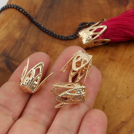 Ażurowy koszyczek metalowy złoty 18x12mm