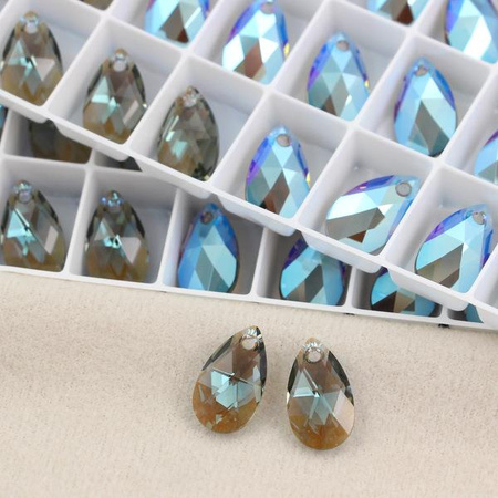 6106 Swarovski Pear-shaped Pendant 16x9mm Black Diamond Shimmer