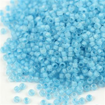 Toho Round 8/0 Inside-Color Crystal/Neon Ice Blue-Lined [10g]