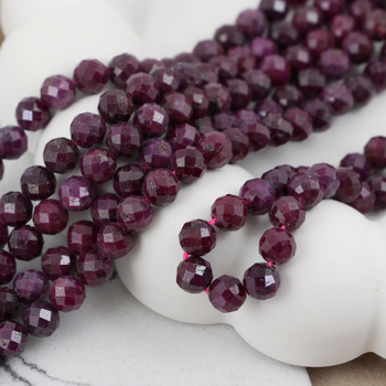 Rubin kula fasetowana 6mm [sznur 39cm]