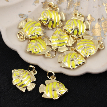 Zawieszka ryba mosiądz złocony emalia limonka 18mm