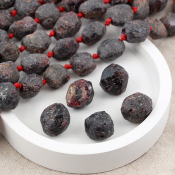 Granat surowa bryłka 13-17mm