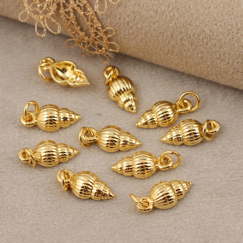Zawieszka muszla mosiądz złocony 16x8mm