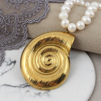 Zawieszka muszla stal szlachetna pozłacana 48x39mm