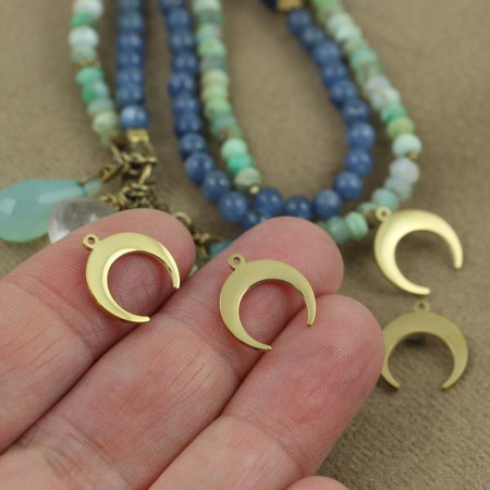 Zawieszka księżyc / lunula stal szlachetna pozłacana PVD 15x12mm