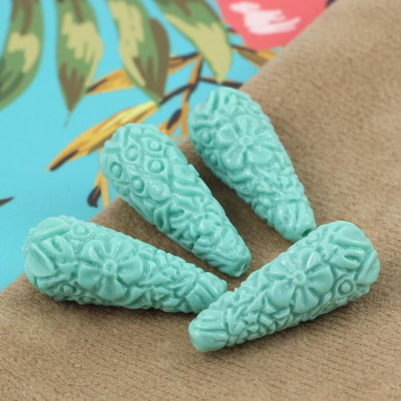 Rzeźbiona kropla turkusowa 28x11mm