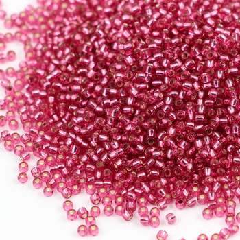 Toho Round 11/0 Silver-Lined Mauve [10g]