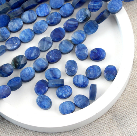 Kyanit owal fasetowany 9x7mm