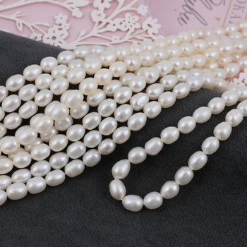 Perła słodkowodna biała oliwka 7x5mm [sznur 36cm]