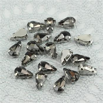 Kaboszon w oprawie łezka fasetowana black diamond 13x8mm