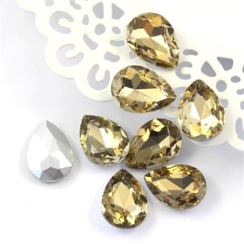 Kaboszon szklany łezka fasetowana szampańska 18x13mm