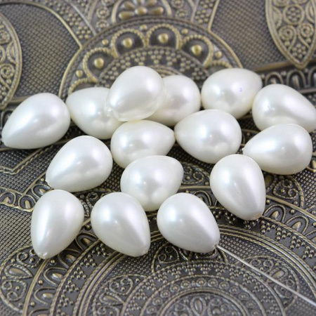 Perła seashell kropla biała wiercona do połowy HQ 14x10mm