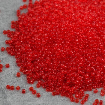 Toho Round 15/0 Transparent Siam Ruby [5g]