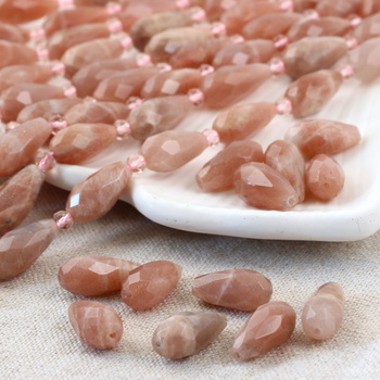 Kamień słoneczny kropla fasetowana 16x8mm