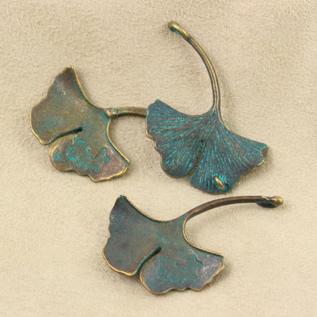 Zawieszka liść miłorząb / ginko mosiądz patynowany 40x31mm