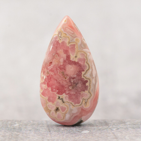 Kaboszon rodochrozyt łezka 30x16mm