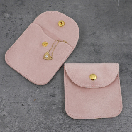 Welurowa torebka kieszonka z zatrzaskiem jasnoróżowa 8x8cm