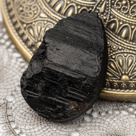 Kaboszon turmalin druza 39x26x12mm