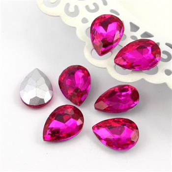 Kaboszon szklany łezka fasetowana fuksja 18x13mm