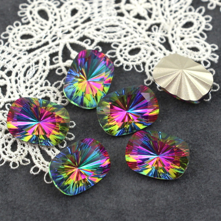 Kaboszon szklany prostokąt fasetowany Volcano 18x13mm