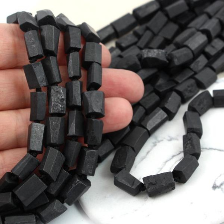 Szungit wałek fasetowany mat 10x8mm