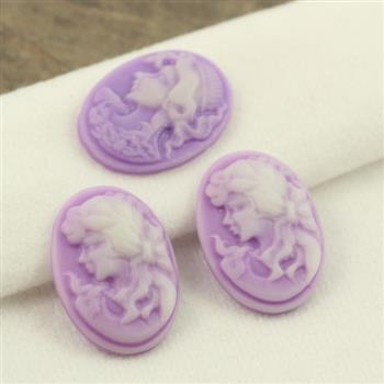 Kaboszon kamea z żywicy fioletowa 25x18mm