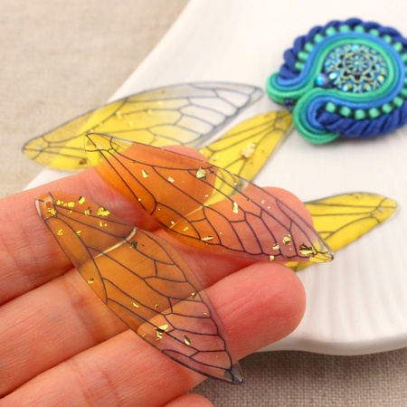 Akrylowa zawieszka skrzydło ważki żółte 51x16mm