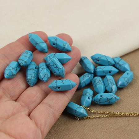 Howlit turkusowy zawieszka grot 20x9mm