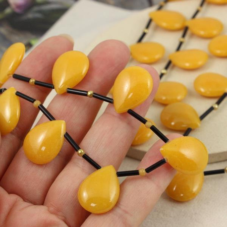 Jadeit łezka ciemnożółta 20x15mm