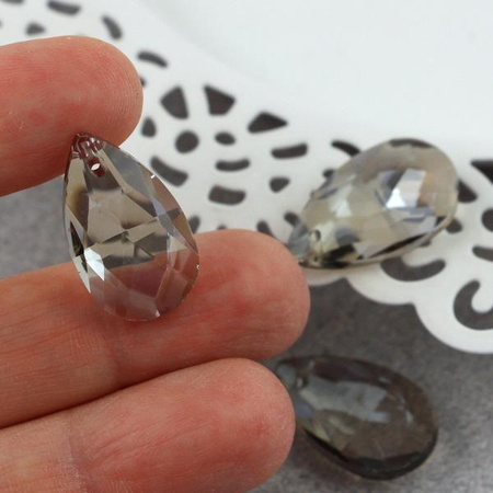 Kryształek szklany łezka fasetowana szara luster 22x13mm