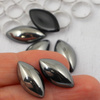Kaboszon szklany Jet - Hematite wrzeciono 20x10mm