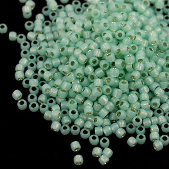 Toho Round 6/0 Silver-Lined Milky Lt Peridot [10g]