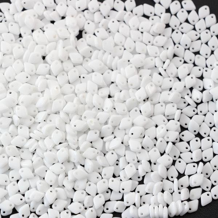 Dragon Scale Chalk White 5mm [5g]
