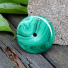 Zawieszka malachit naturalny donut 49mm