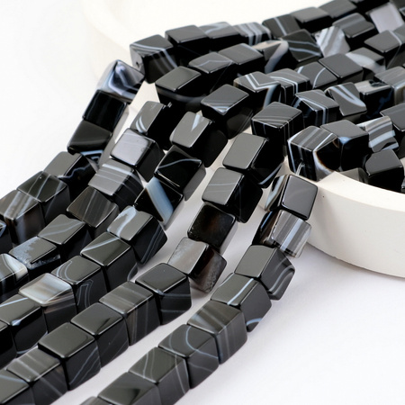 Sardonyks kostka gładka 8mm