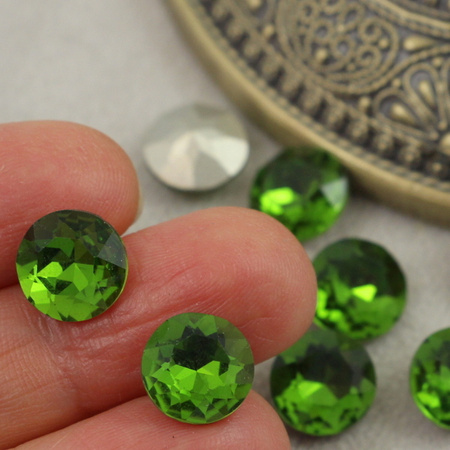 Kaboszon szklany moneta stożkowa fasetowana chaton Olive 10mm