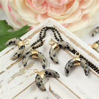 Jaspis dalmatyński lunula / róg zawieszka 16mm